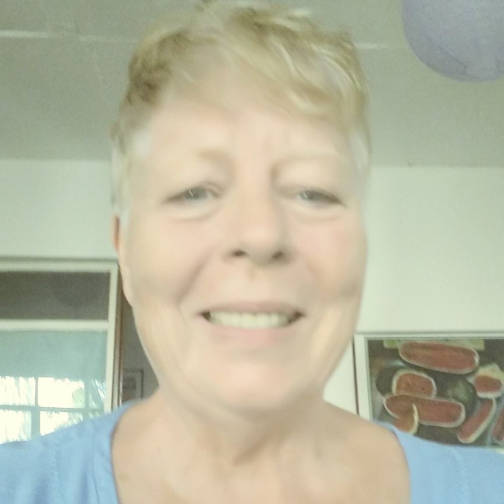 Meet your Posher, Elaine